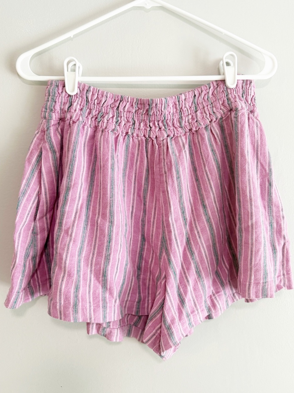 Anthropologie linen blend striped pull on shorts size medium